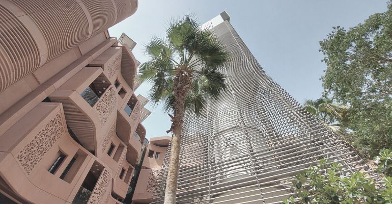 https://www.cityscape-intelligence.com/sites/cityscape-intelligence.com/files/Sustainable%20Masdar%20City.jpg